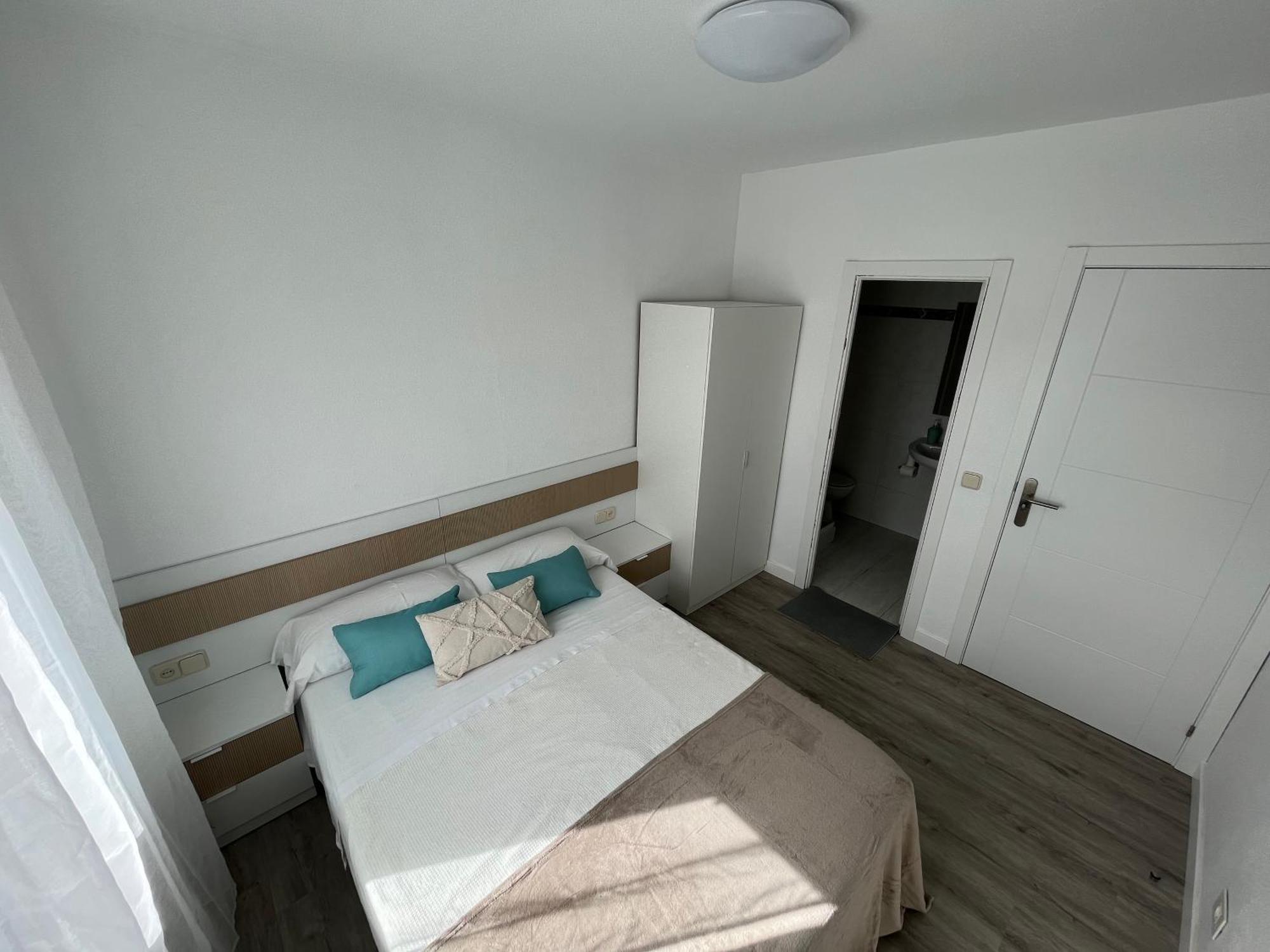 Pension Luzia - Optional Auto Check-In Pamplona Exterior photo
